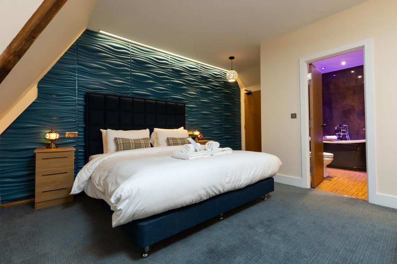 Marine Hotel